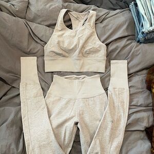 Alo Yoga Light Gray Workout Set
